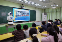 作为教育的辅助东西但绝不应该替代教师