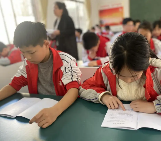 规范化精细化科学化厚实做好学生思想引导与日常办理